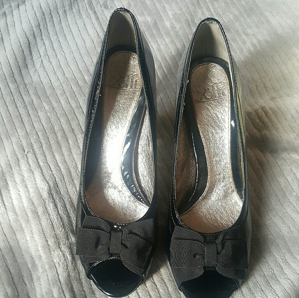 Sofft peep toe pumps